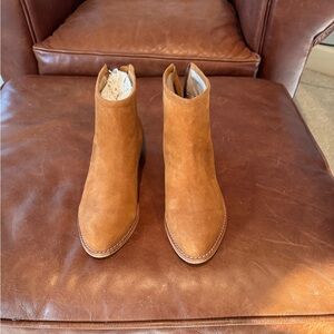 Kristen Cavalleri Tan Suede Ankle Booties NEVER WORN!!